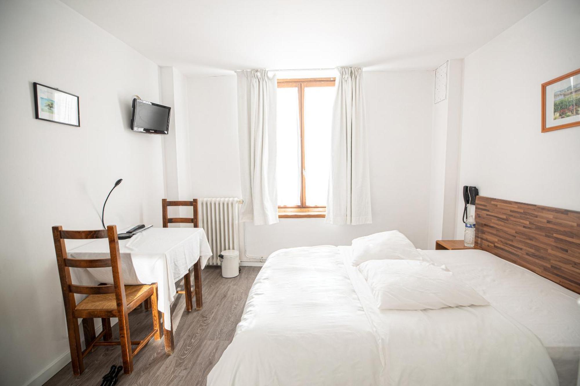 Hotel Restaurant des 4 Ecluses Gaillon Zimmer foto