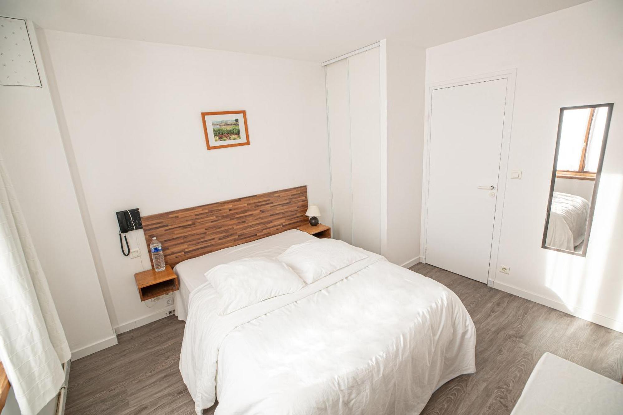 Hotel Restaurant des 4 Ecluses Gaillon Zimmer foto